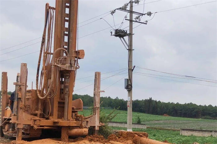 宁波某高速公路打210米深井